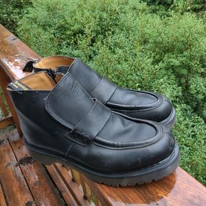Dr. Martens black leather ankle boots size 9 w
